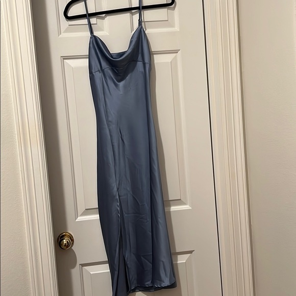 Silk midi dress with slit - Picture 3 of 3